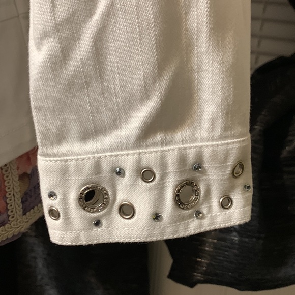 Jean Jacket! - Picture 4 of 8